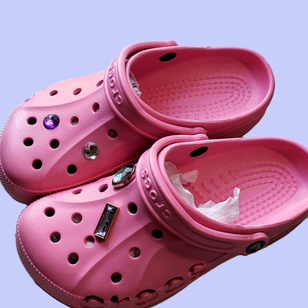 NEW Baya CROCS – Electric Pink – w/ Removable Jibbitz  Size: Women’s 8 / Men